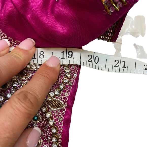 One of a Kind Hot Pink Embroidered and Jeweled Sari Top Size Large - Picture 7 of 16